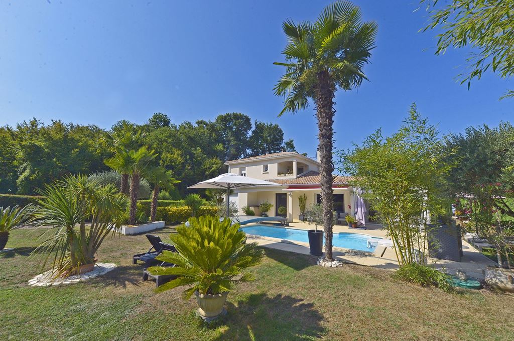 Maison FONTCOUVERTE 498000€ Agence de L'Estuaire Maison FONTCOUVERTE 498000€ Agence de L'Estuaire