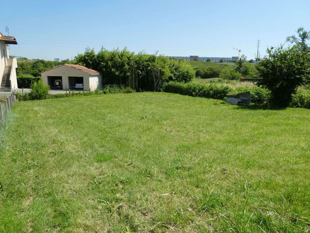 Terrain ROYAN 89200€ Agence de L'Estuaire Terrain ROYAN 89200€ Agence de L'Estuaire